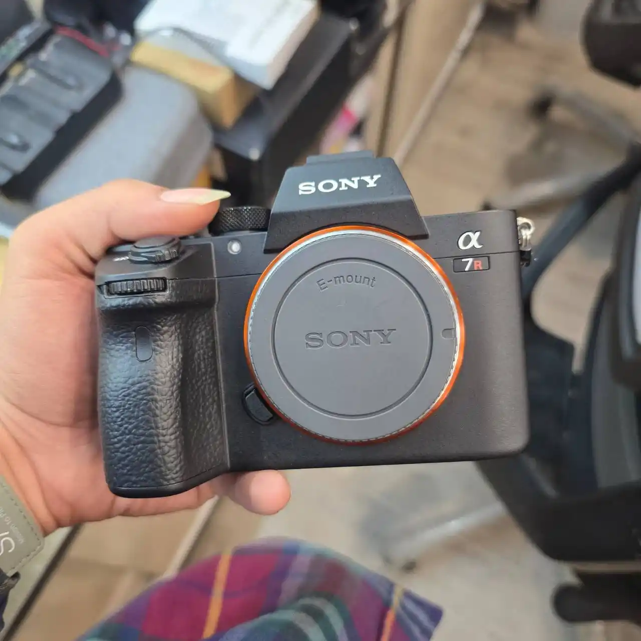 دوربین حرفه‌ای سونی| Sony a7r iii دست دو